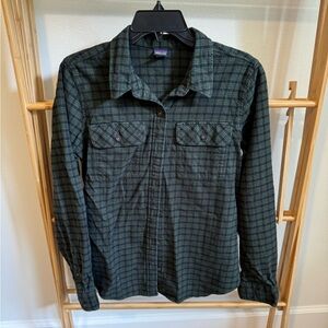 Patagonia womens fjord flannel size small green and black
